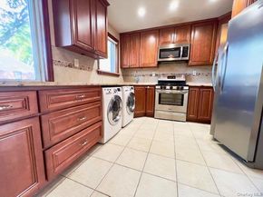 216-37 68 Avenue 2, Oakland Gardens NY 11364