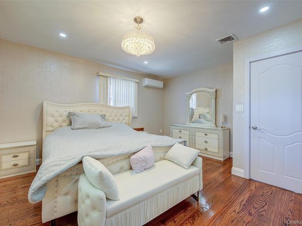 71-27 172nd Street, Fresh Meadows NY 11365