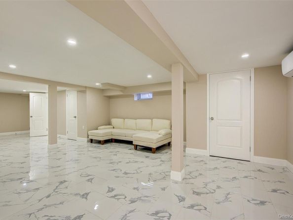 71-27 172nd Street, Fresh Meadows NY 11365