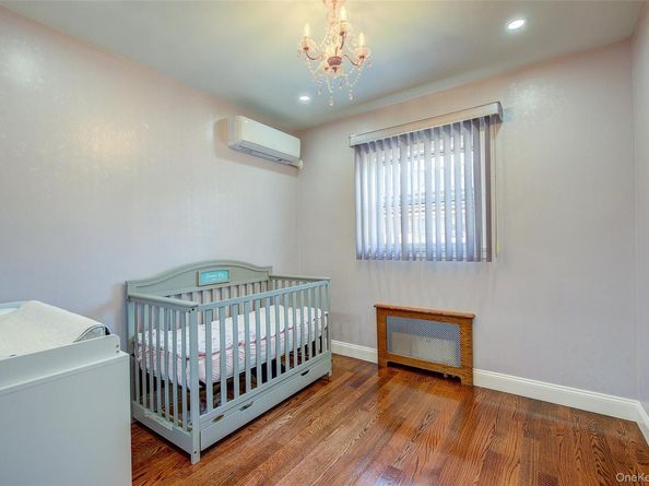 71-27 172nd Street, Fresh Meadows NY 11365