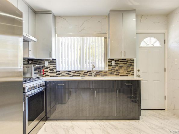 71-27 172nd Street, Fresh Meadows NY 11365