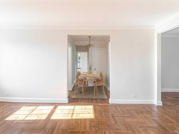 6 Midland Gardens 4B, Bronxville NY 10708