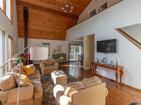 18 Alanson Lane, Hampton Bays NY 11946