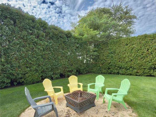 18 Alanson Lane, Hampton Bays NY 11946