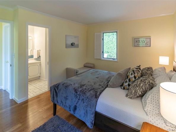 18 Alanson Lane, Hampton Bays NY 11946