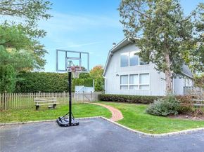 18 Alanson Lane, Hampton Bays NY 11946