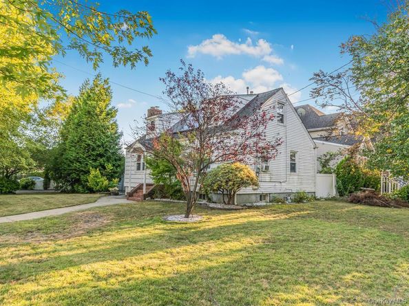 2398 Centre Avenue, Bellmore NY 11710