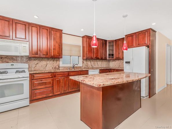 2398 Centre Avenue, Bellmore NY 11710