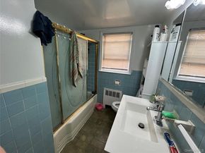 85 W Fairview Avenue, Valley Stream NY 11580