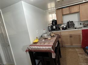 85 W Fairview Avenue, Valley Stream NY 11580