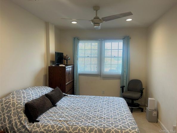 311 Riviera Parkway, Lindenhurst NY 11757