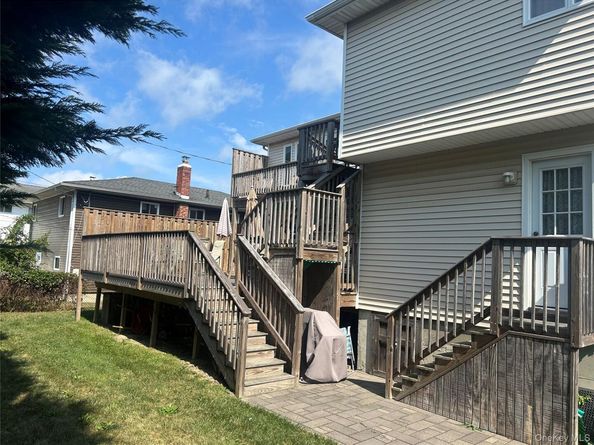 311 Riviera Parkway, Lindenhurst NY 11757