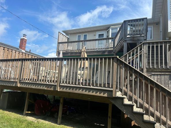 311 Riviera Parkway, Lindenhurst NY 11757