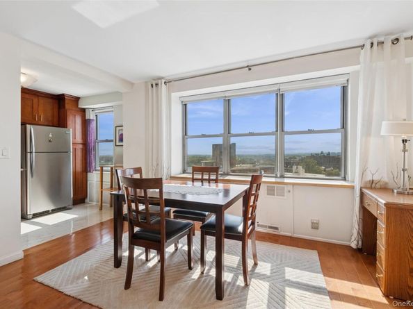 125-10 Queens Boulevard 1711, Kew Gardens NY 11415