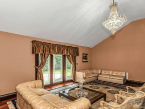 84 Horton Place, Syosset NY 11791