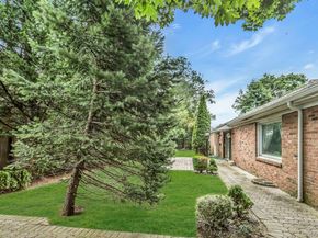 84 Horton Place, Syosset NY 11791