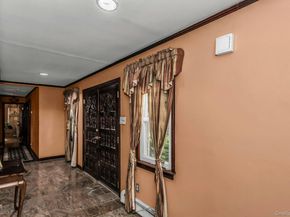 84 Horton Place, Syosset NY 11791