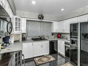 84 Horton Place, Syosset NY 11791