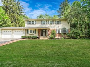 3 Tanyard Lane, Huntington NY 11743