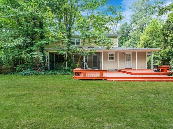 3 Tanyard Lane, Huntington NY 11743
