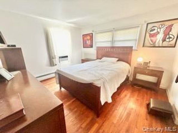 44 Jefferson Avenue, Lynbrook NY 11563