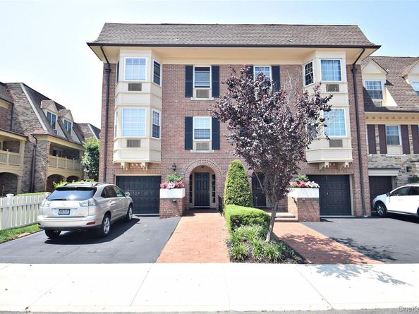 12-36 Estates Lane 49 L, Bayside NY 11360