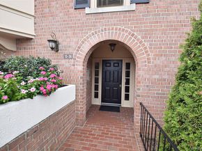 12-36 Estates Lane 49 L, Bayside NY 11360