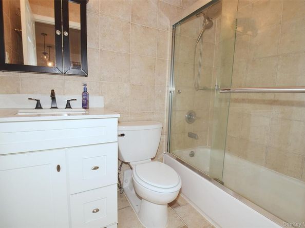 12-36 Estates Lane 49 L, Bayside NY 11360