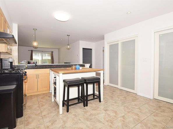 12-36 Estates Lane 49 L, Bayside NY 11360