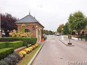 12-36 Estates Lane 49 L, Bayside NY 11360