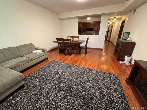842 Ocean Parkway 2B, Brooklyn NY 11230