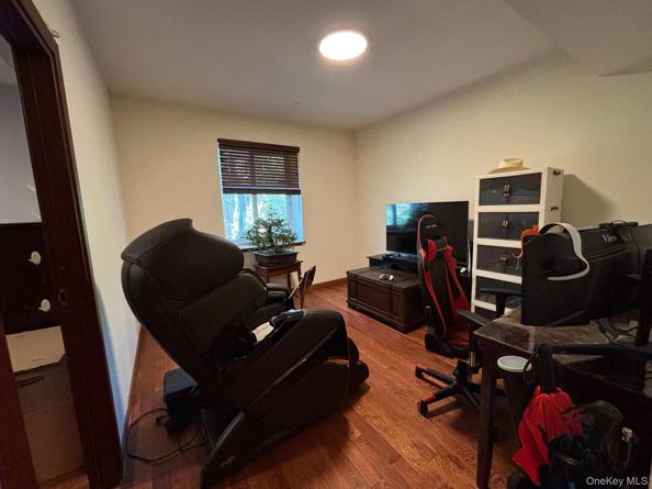 842 Ocean Parkway 2B, Brooklyn NY 11230