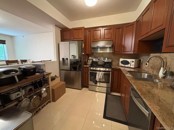 842 Ocean Parkway 2B, Brooklyn NY 11230