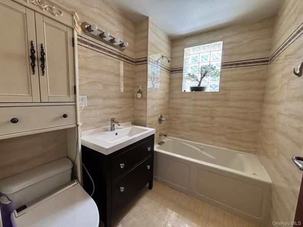 842 Ocean Parkway 2B, Brooklyn NY 11230