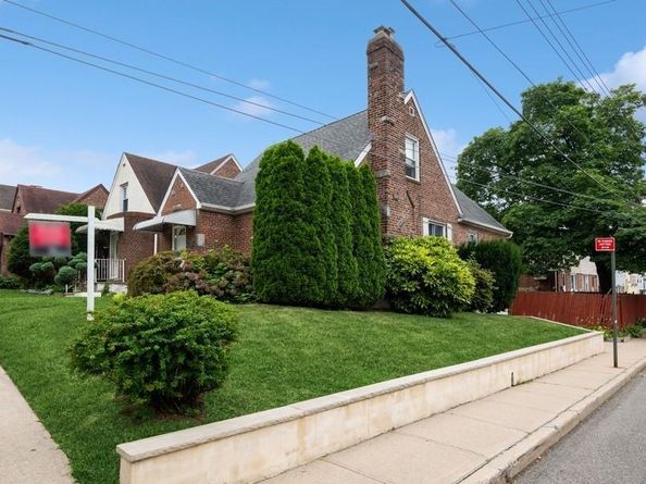 5006 Marathon Parkway, Little Neck NY 11362