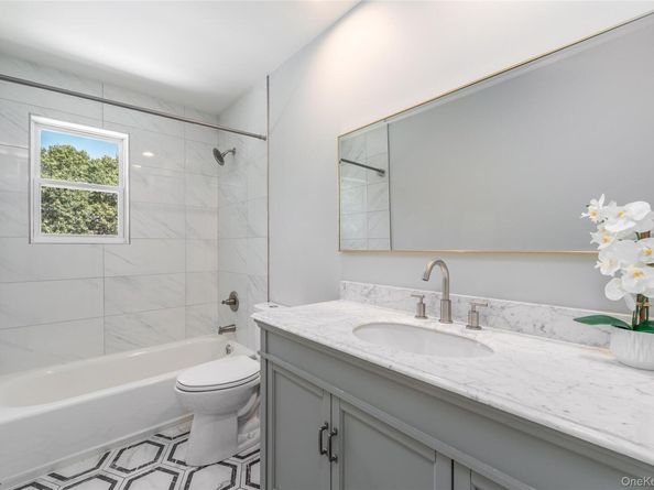15 Douglas Lane, Manorville NY 11949