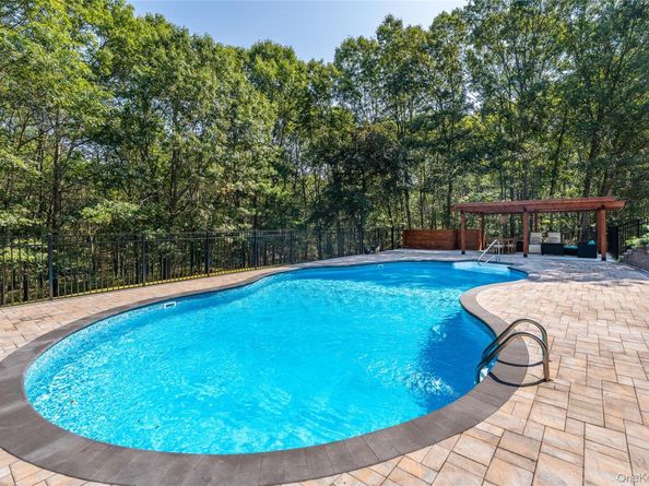 15 Douglas Lane, Manorville NY 11949