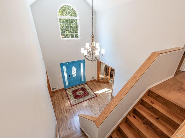 15 Douglas Lane, Manorville NY 11949