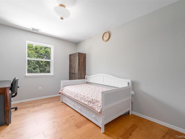 15 Douglas Lane, Manorville NY 11949