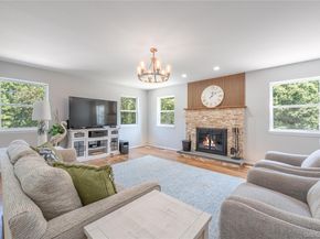 15 Douglas Lane, Manorville NY 11949