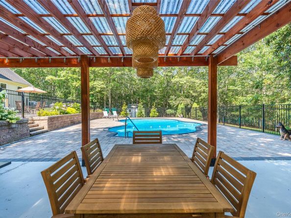 15 Douglas Lane, Manorville NY 11949
