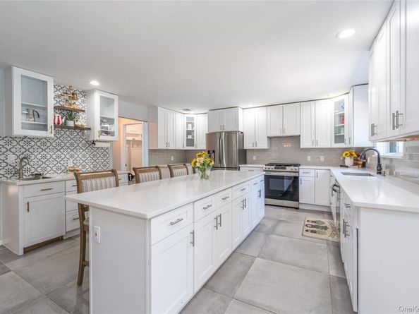 15 Douglas Lane, Manorville NY 11949