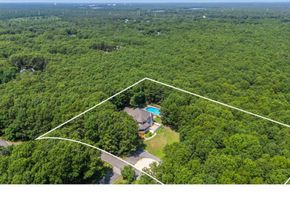 15 Douglas Lane, Manorville NY 11949