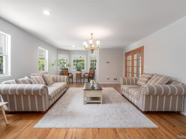15 Douglas Lane, Manorville NY 11949