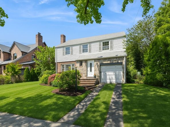 162-49 13 Avenue, Beechhurst NY 11357