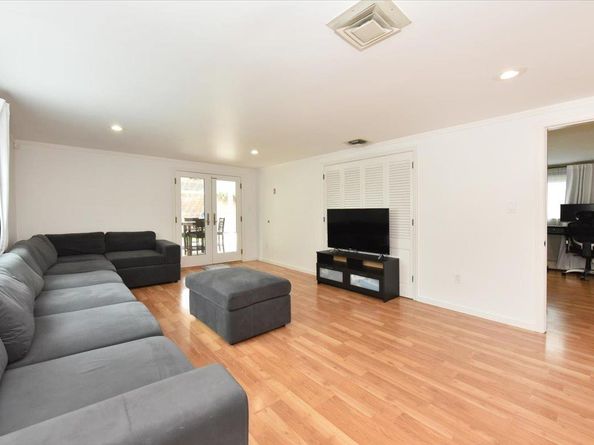 18 Cumberland Street, Rockville Centre NY 11570