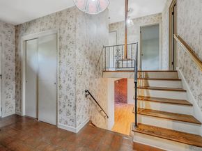 11 Easterly Road, Hampton Bays NY 11946