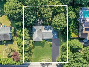 11 Easterly Road, Hampton Bays NY 11946
