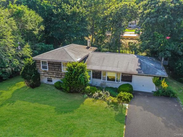 11 Easterly Road, Hampton Bays NY 11946