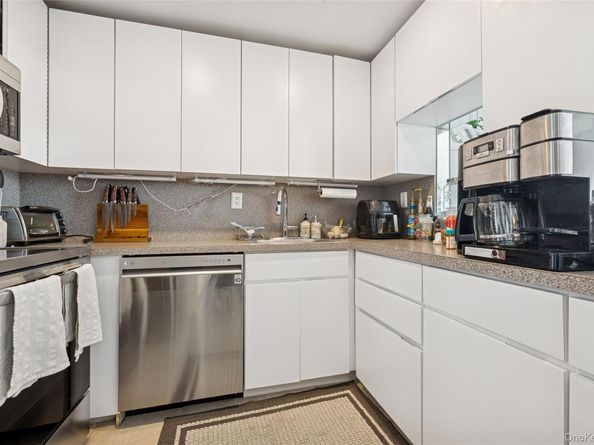 2 Richmond Rd 6S, Lido Beach NY 11561